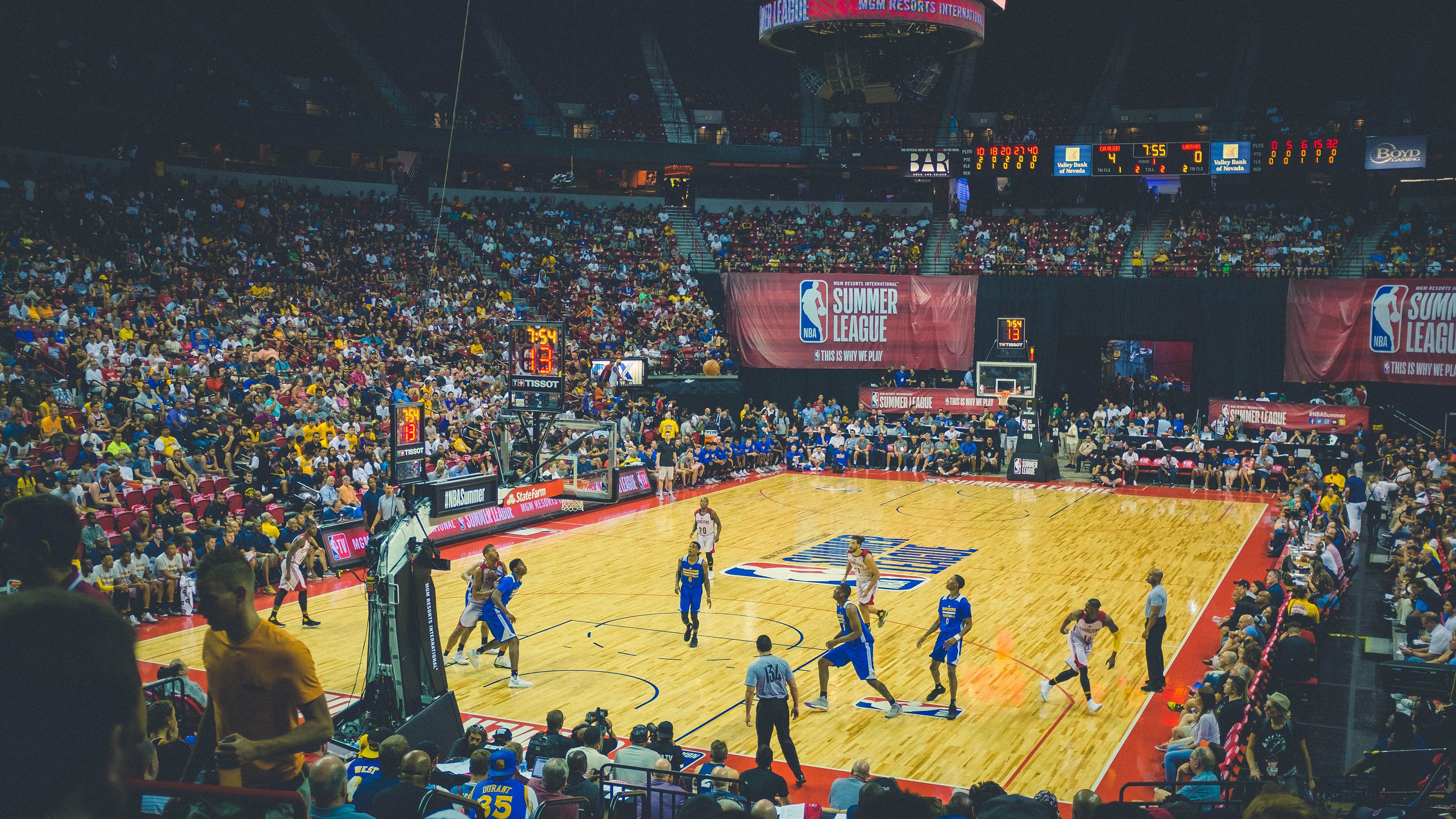 国王防守体系松散被多队针对，国王队战术